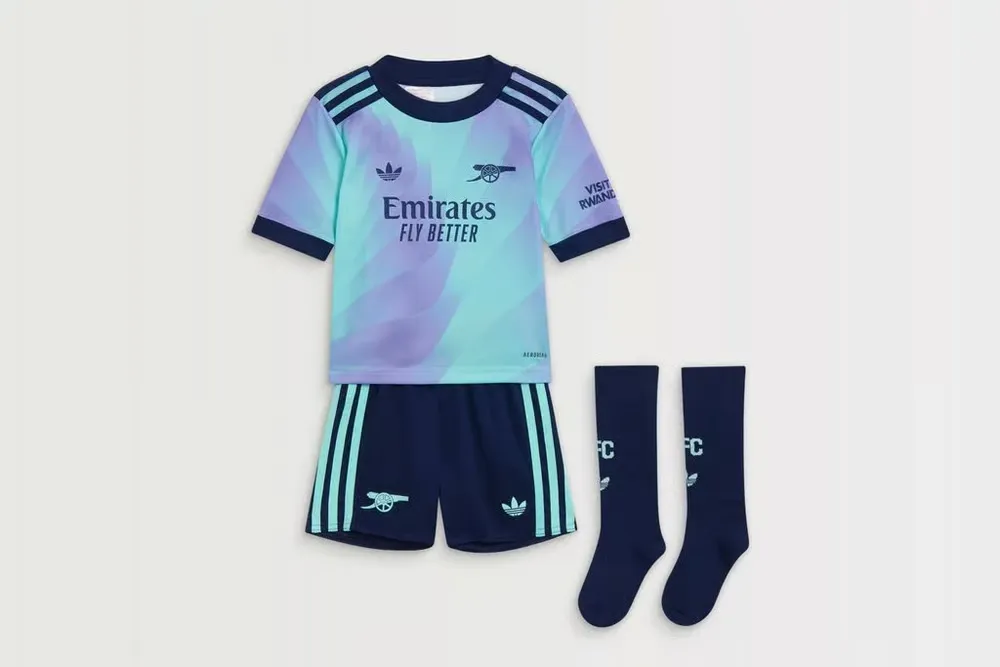 Kit infantil Arsenal 2024/25 tercero