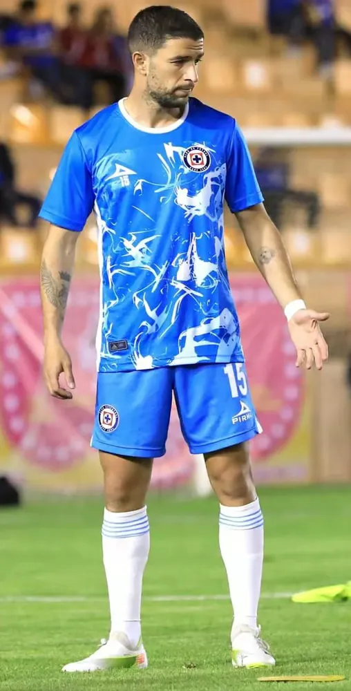 1801060_BB501346-CF96-9945-D40C-5EF240FB2F5F