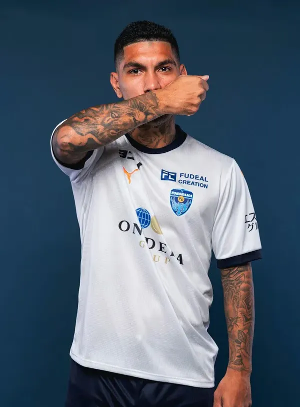 Camiseta de visitante Yokohama FC 2025 para hombres - Imagen 2