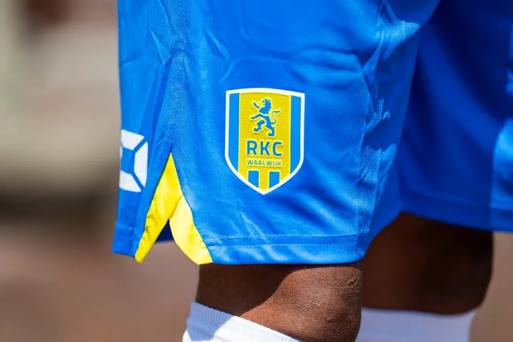 Pantalones Cortos Locales de RKC Waalwijk 2024/25 para Niños