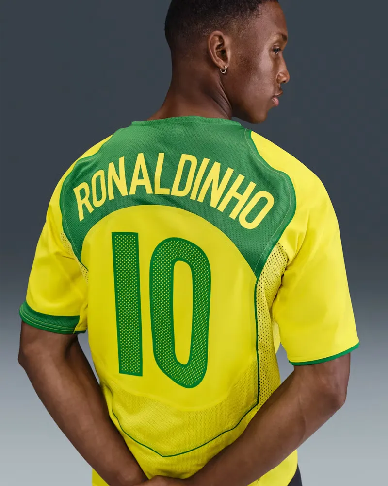 Camiseta Hombre Brasil 2004 T90 Remake - Ronaldinho nº10