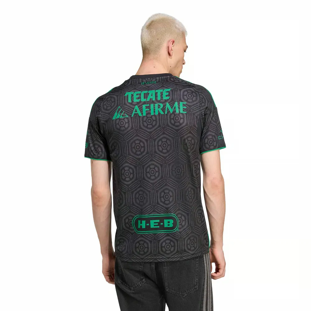 2651656_F1878610-EBD7-8F52-4F3A-34A4D9C549C6