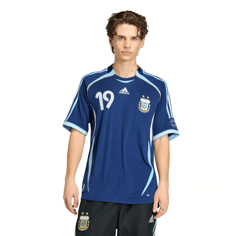 Camiseta Retro Visitante Argentina 2006 para Niño Messi #19 - Imagen 3