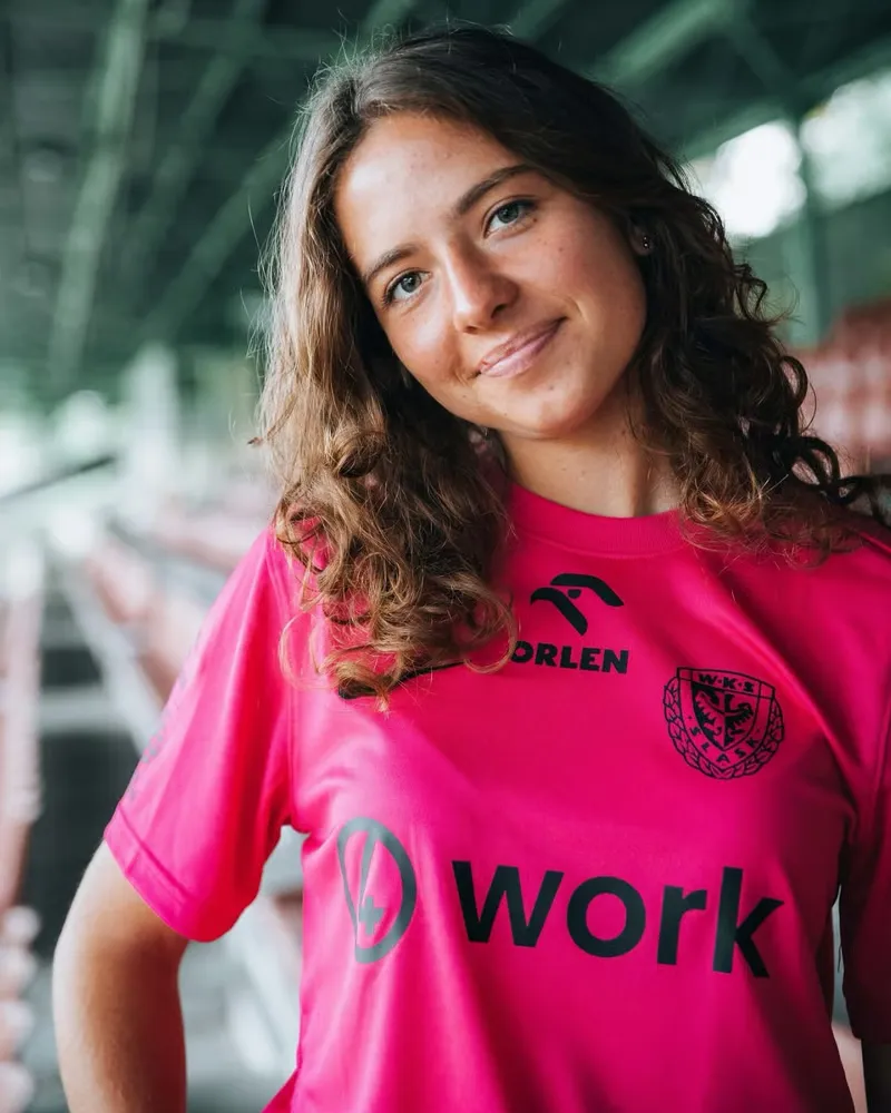 Camiseta Tercera Rosa de Octubre Śląsk Wrocław 2025/26 para Mujer - Imagen 2