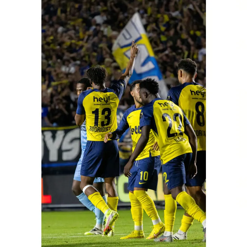 Pantalones Cortos Locales Royale Union Saint-Gilloise 2025/26 para Hombre - Imagen 2