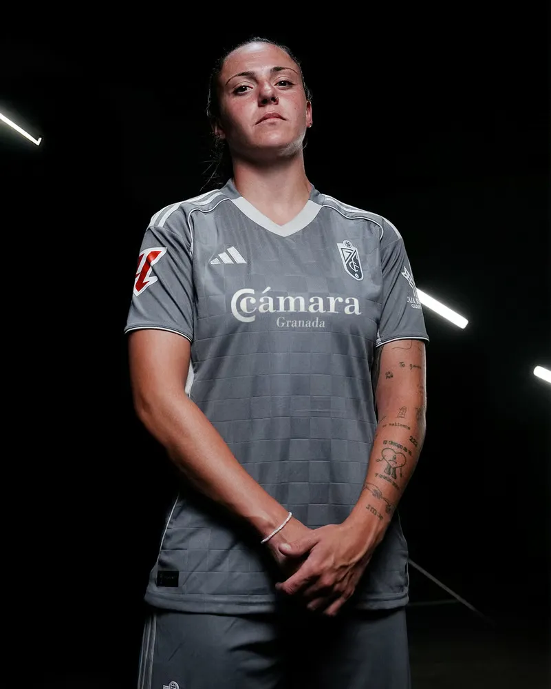 Camiseta de mujer Granada CF 2025/26 tercera con patrocinador