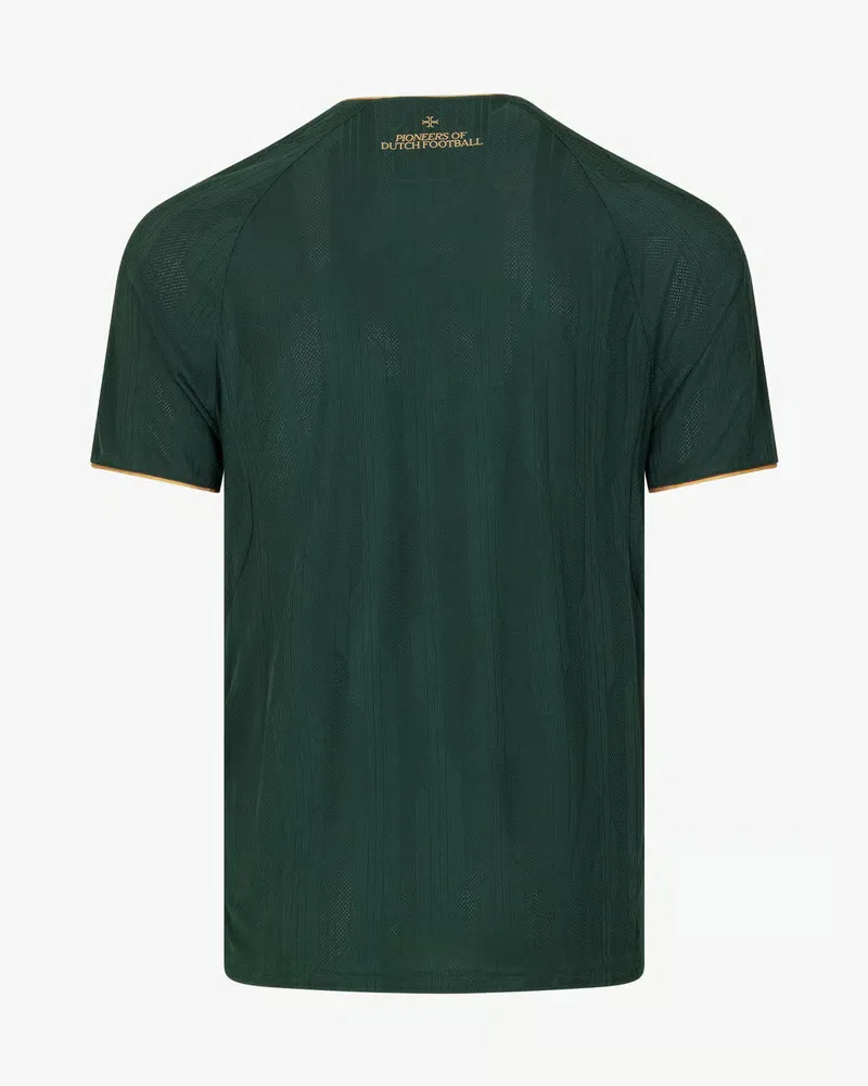 2653052_44765EC6-5B5F-3752-D7A5-9A84E39CBA79